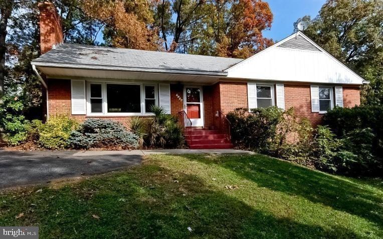 7306 Riverdale Rd, Lanham, MD 20706 - photo 1