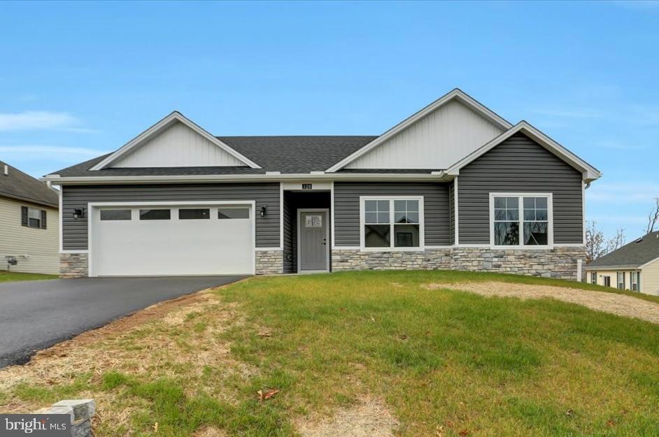 320 Toms Ln, Greencastle, PA 17225 - photo 1