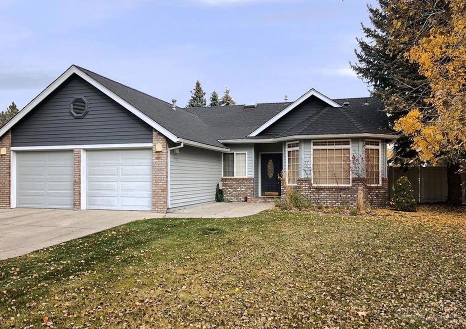 21196 Strawberry Mountain Ct, Bend, OR 97702 - photo 1