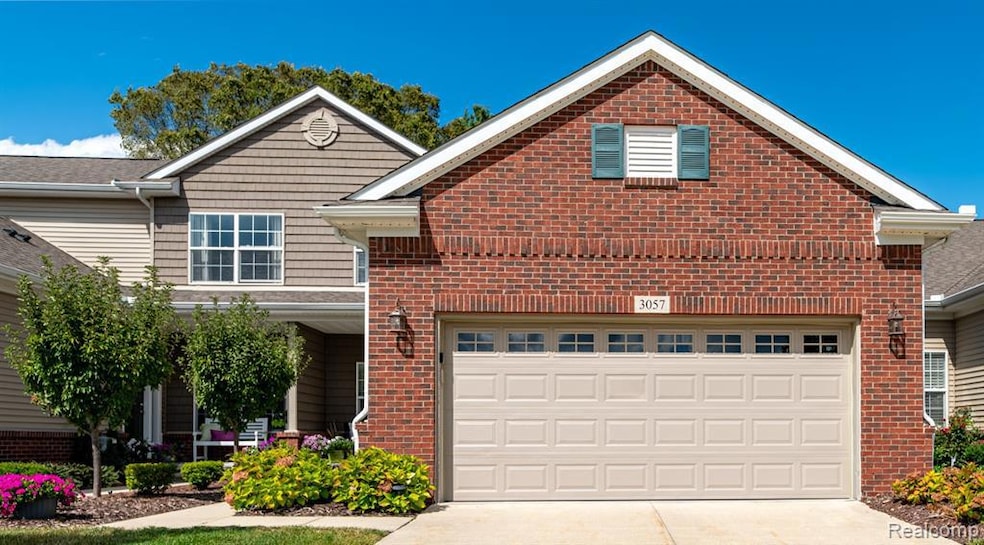 3057 Bridgewater Rd, Auburn Hills, MI 48326 - photo 1