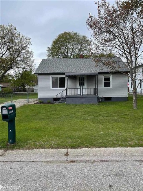 2811 17th Ave, Port Huron, MI 48060 - photo 1
