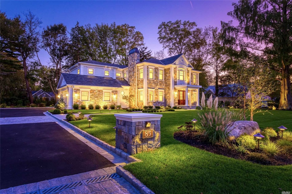 85 Country Club Dr, Port Washington, NY 11050 - photo 1