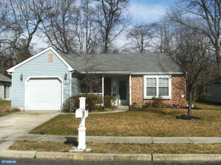 61 Knollwood Dr, Woodbury, NJ 08096 - photo 1