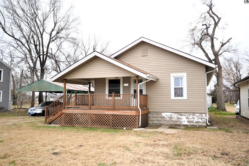 1217 E Avenue A, Hutchinson, KS 67501 - photo 1