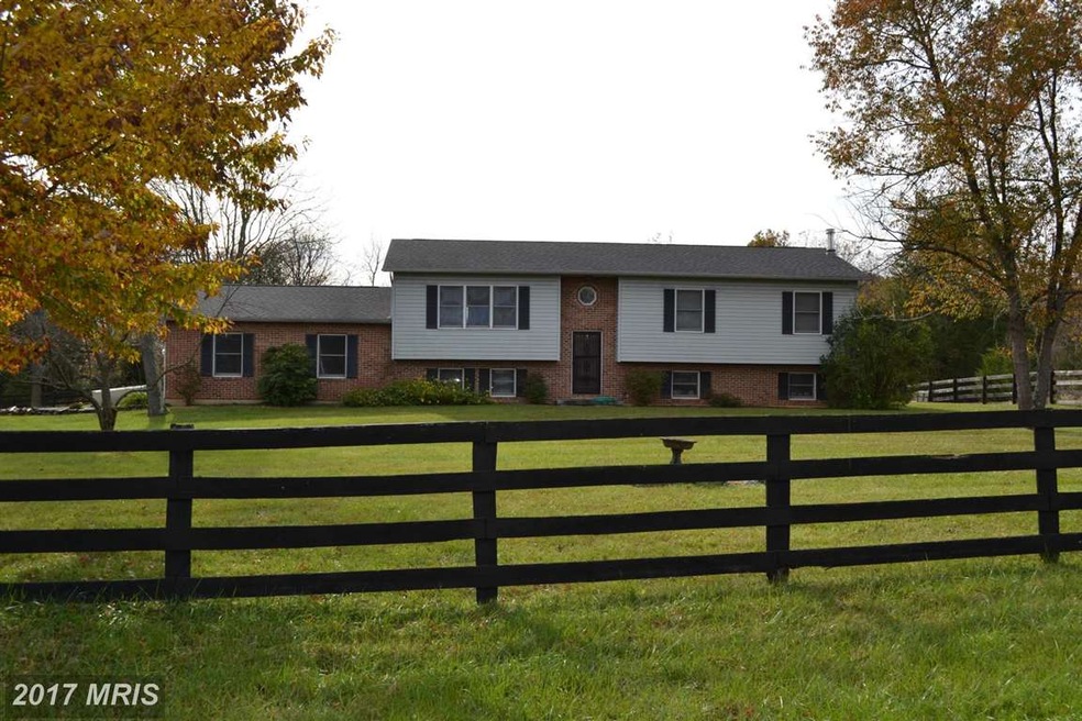 256 Knights Bridge Ln, Summit Point, WV 25446 - photo 1