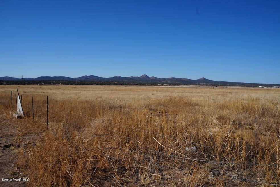 2300 W Santa fe Rd, Paulden, AZ 86334 - photo 1