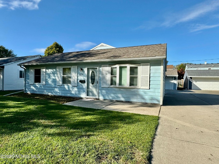 3834 Donegal Dr, Toledo, OH 43623 - photo 1