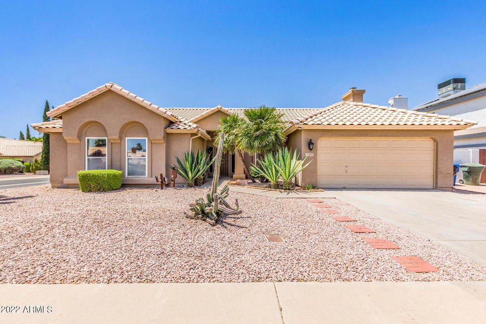 LARGE CORNER LOT