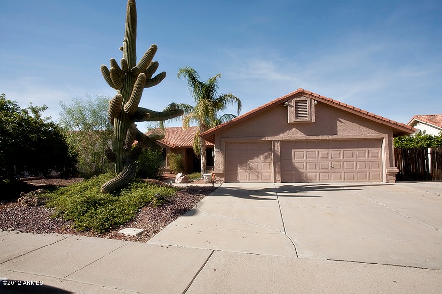 Single Level, 3 Car Garage + RV Gates