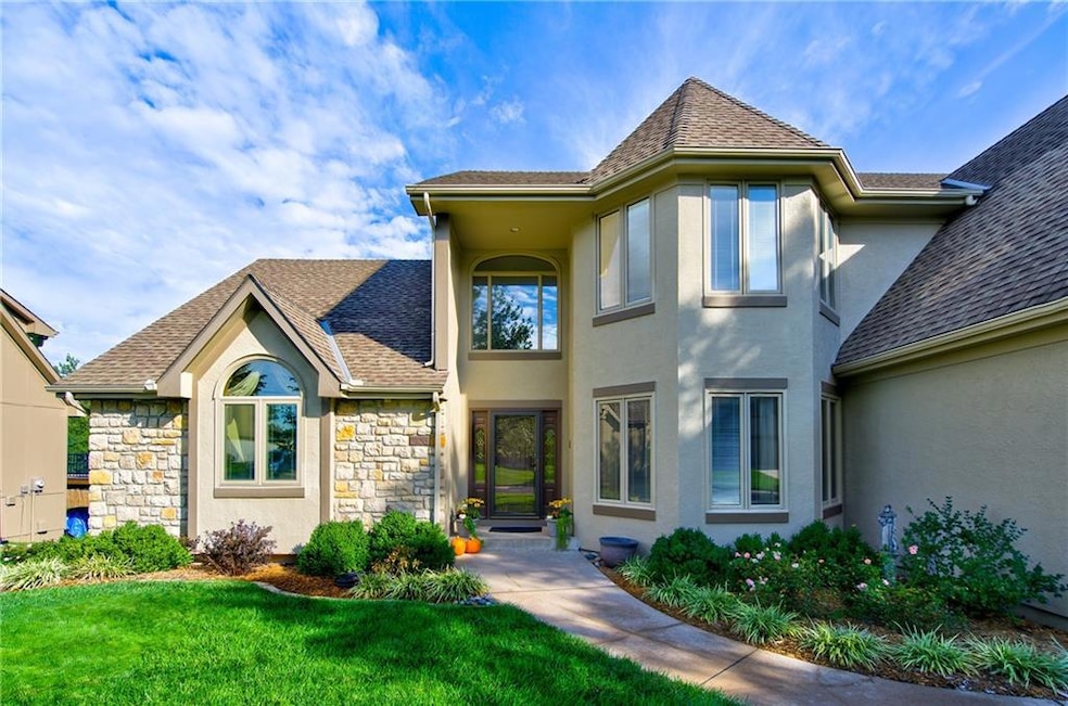 2436 NW Valley View Dr, Lees Summit, MO 64081 - photo 1