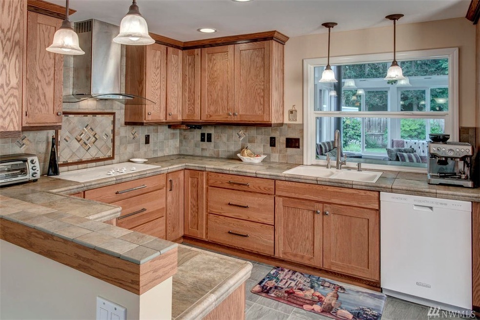 9737 SE 40th St, Mercer Island, WA 98040 - photo 1