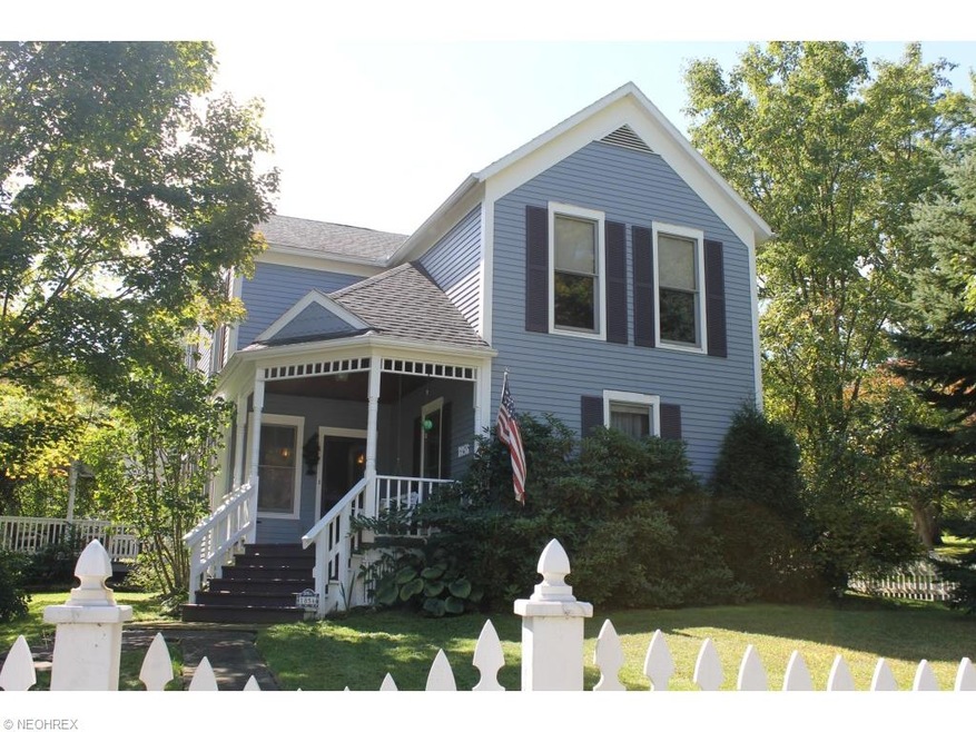 VICTORIAN STYLE HOME IN THE PENINSULA VILLAGE HIST