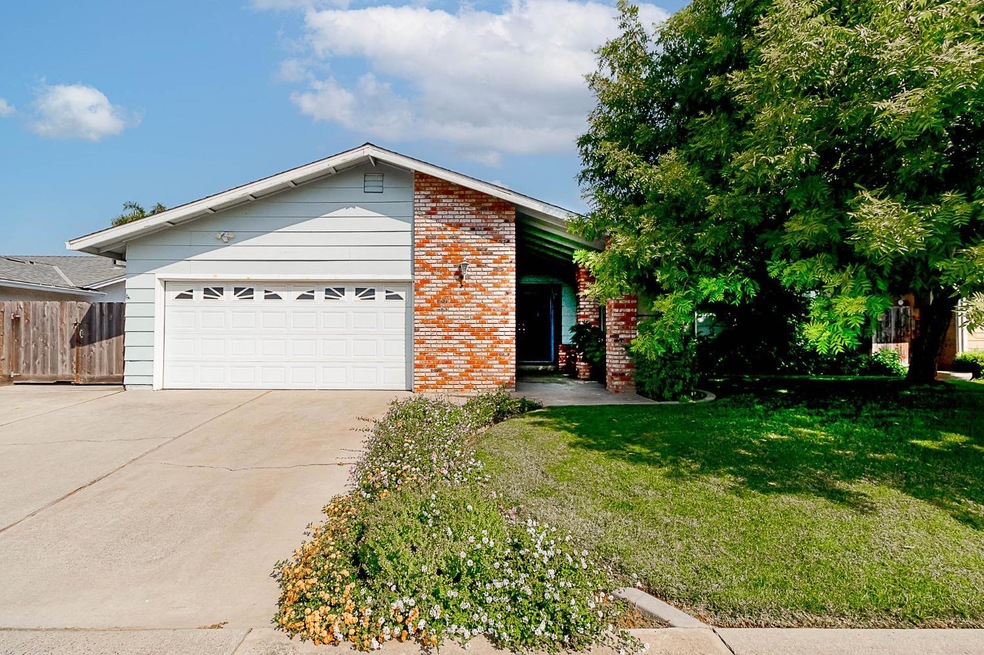 1974 Blue Spruce Dr, Oakdale, CA 95361 - photo 1