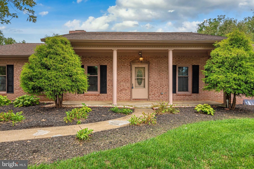 1913 Applewood Dr, Hagerstown, MD 21740 - photo 1