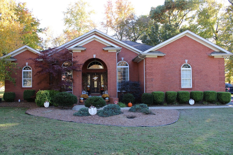 208 Froedge Dr, Lafayette, TN 37083 - photo 1