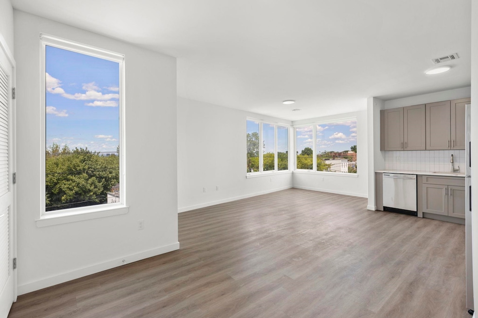 306 Bergen Ave unit 401, Jersey City, NJ 07305 - photo 1