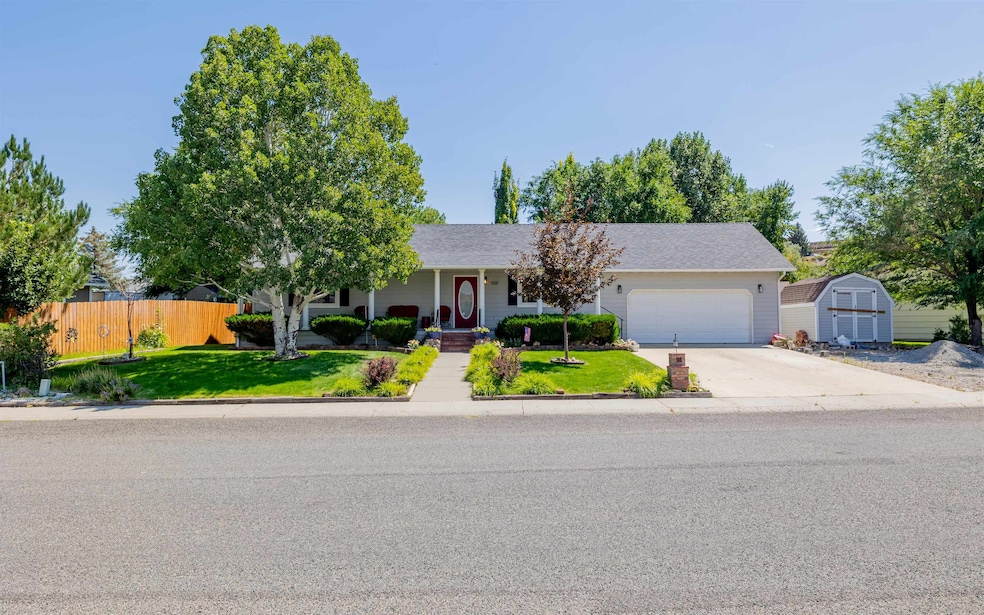 508 River View Dr, Cody, WY 82414 - photo 1