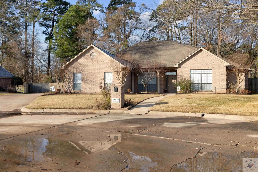 2907 Landon Ln, Texarkana, TX 75503 - photo 1