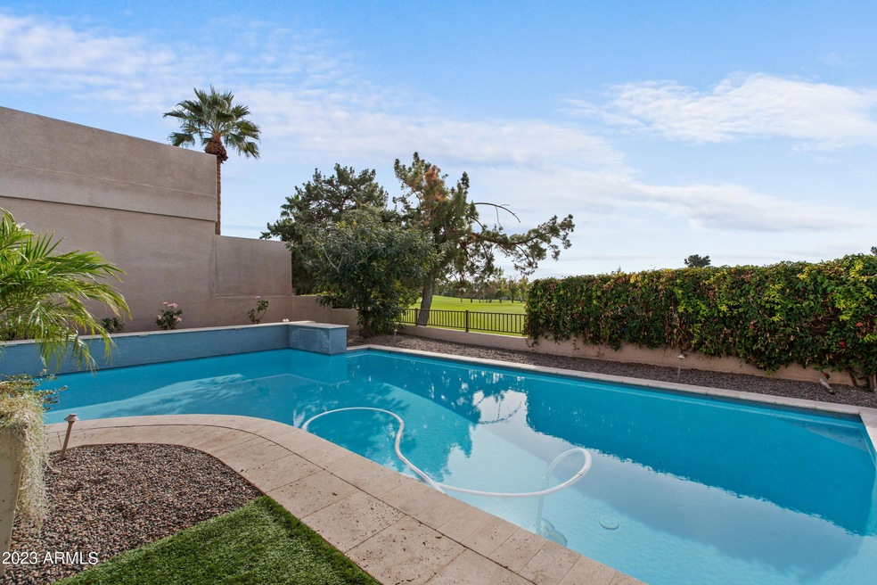 Relax Poolside overlooking GOLF COURSE!