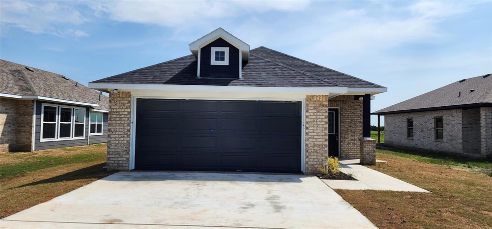 600 S Garrett Ave, Ennis, TX 75119 - photo 1