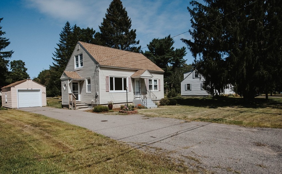 670 Wheelwright Rd, Barre, MA 01005 - photo 1