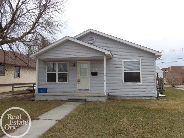 1432 Water St, Port Huron, MI 48060 - photo 1