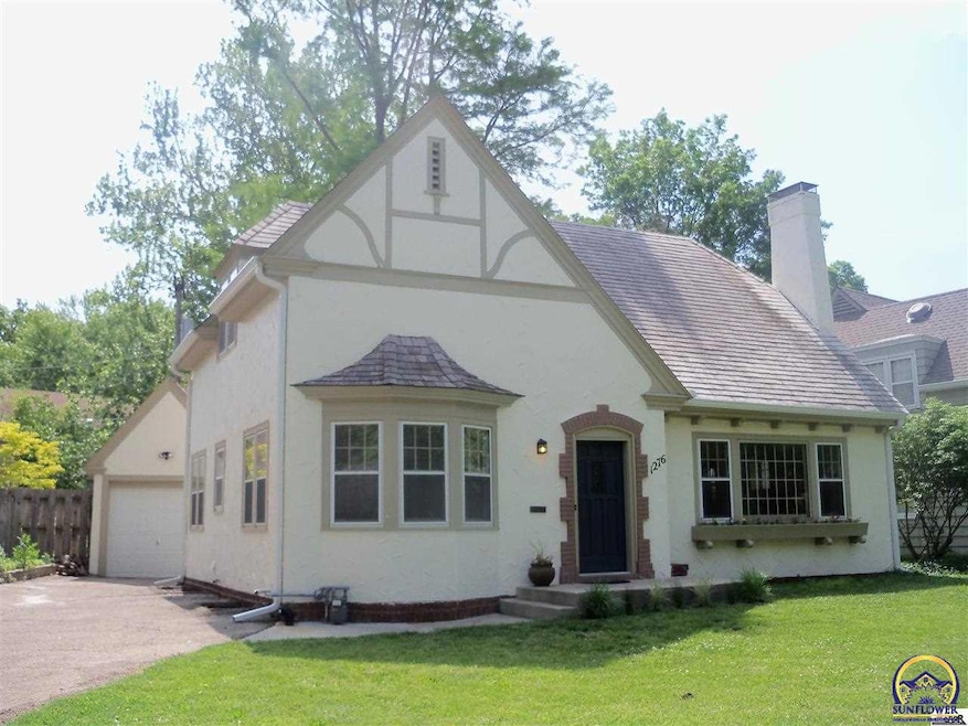 1276 SW Pembroke Ln, Topeka, KS 66604 - photo 1