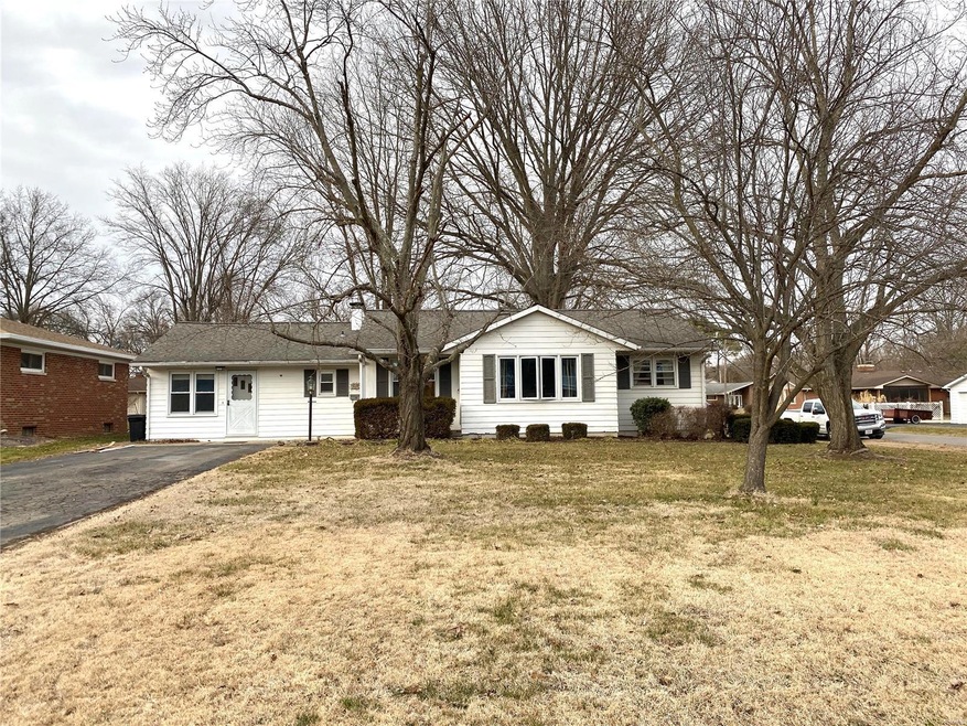 307 E Mill St, Freeburg, IL 62243 - photo 1