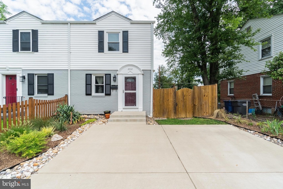 2312 Victory Dr, Alexandria, VA 22303 - photo 1