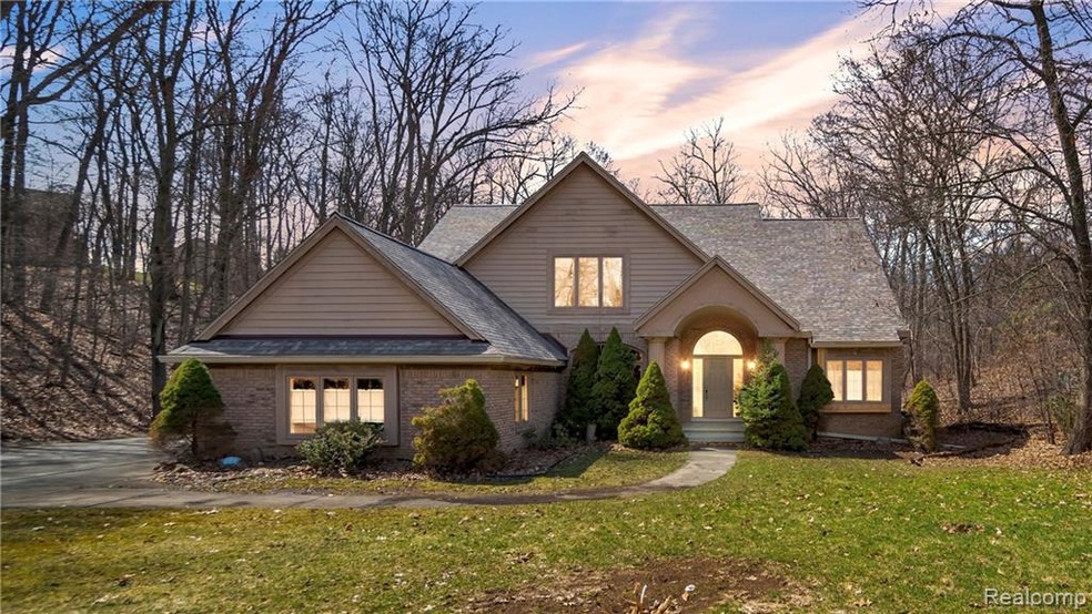 8075-High-Pointe-Trail-White-Lake-Township-Michiga