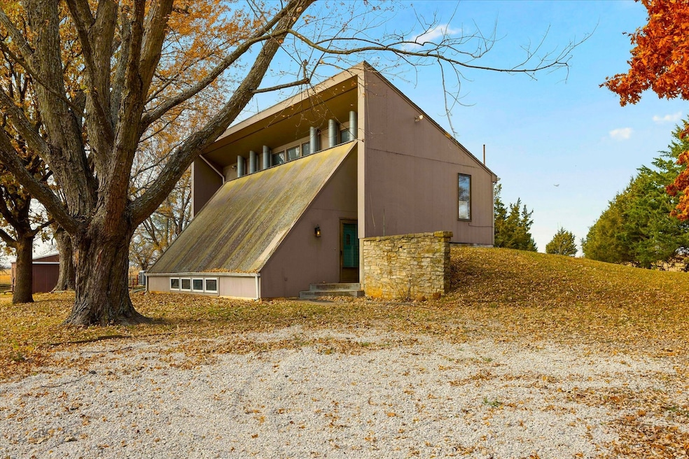 125 N 1150 Rd, Berryton, KS 66409 - photo 1