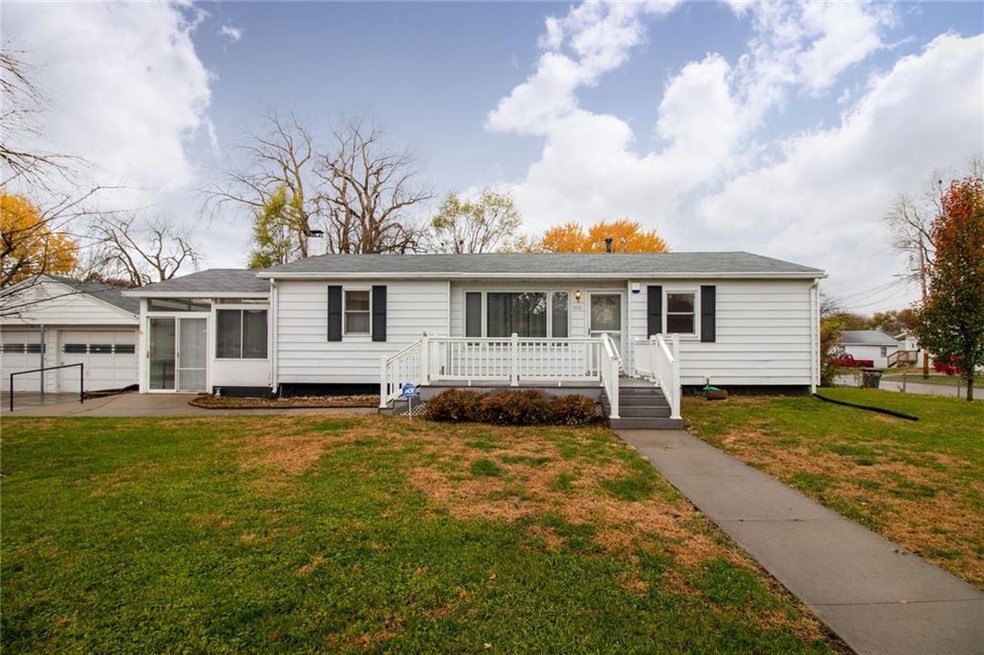 1440 E 27th Ct, Des Moines, IA 50317 - photo 1