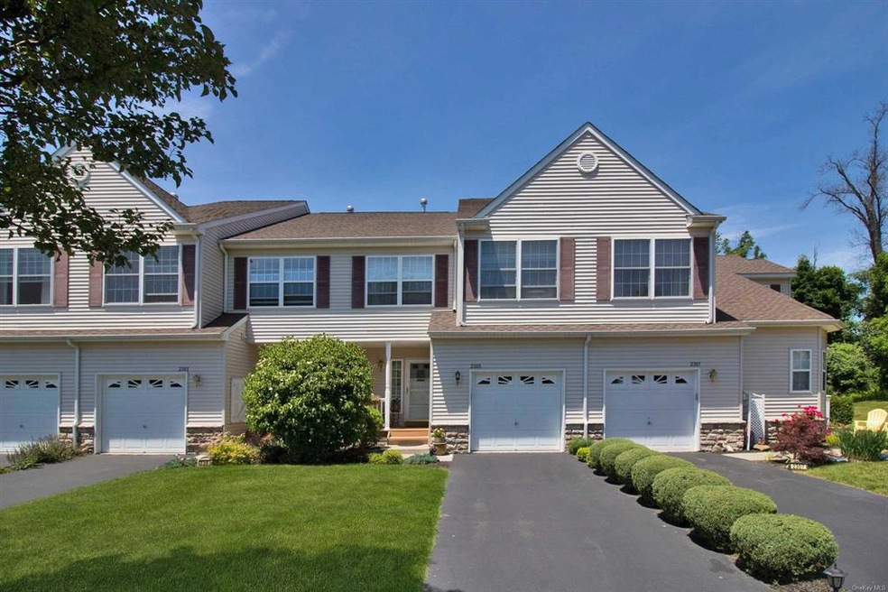 2305 Rockledge Ct, Wappingers Falls, NY 12590 - photo 1