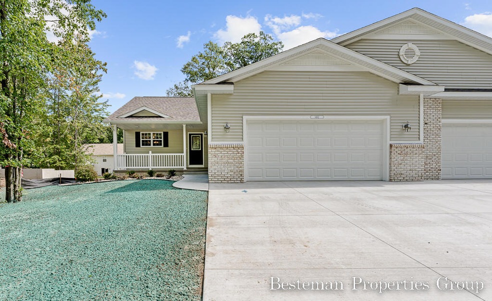 1462AddisonWay02Lores