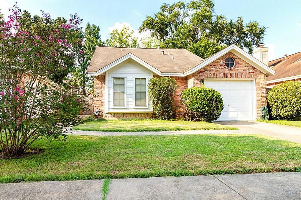 8426 Summertree Dr, Houston, TX 77040 - photo 1