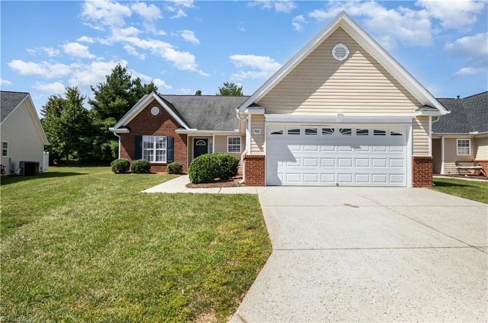 Pending $282,000 • Co-Listing Agent