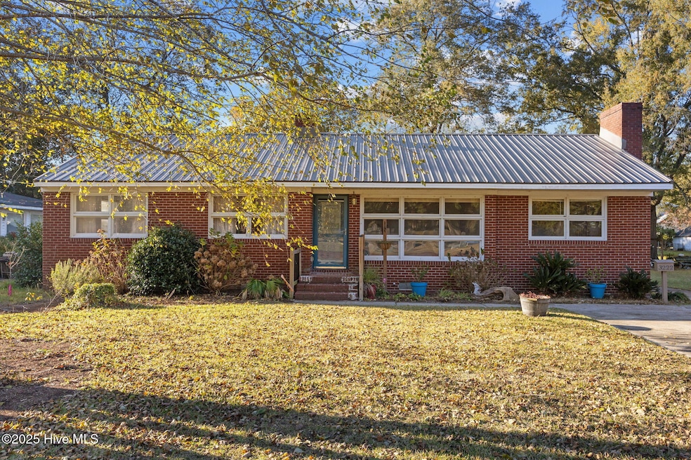 3222 N Contentnea St, Farmville, NC 27828 - photo 1