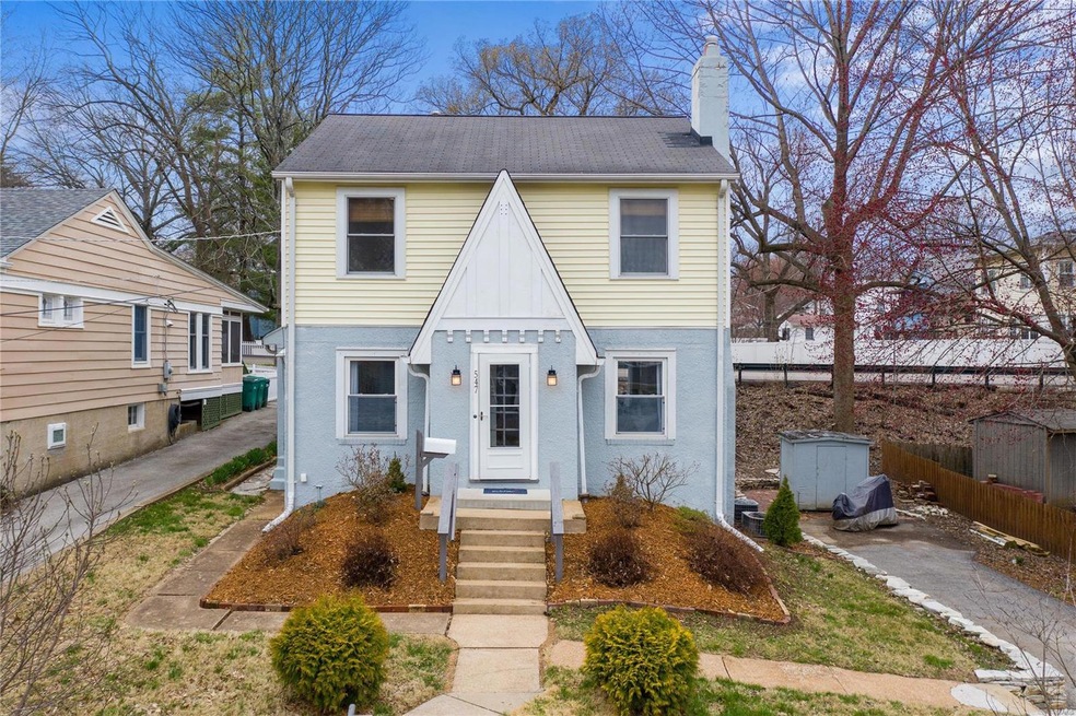 Welcome to 547 Summit Ave!