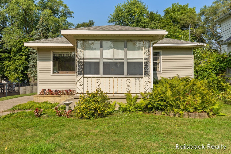 1355 Edith Ave NE, Grand Rapids, MI 49505 - photo 1