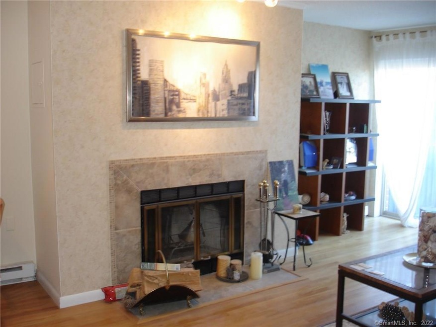 90 Kane St unit D10, West Hartford, CT 06119 - photo 1