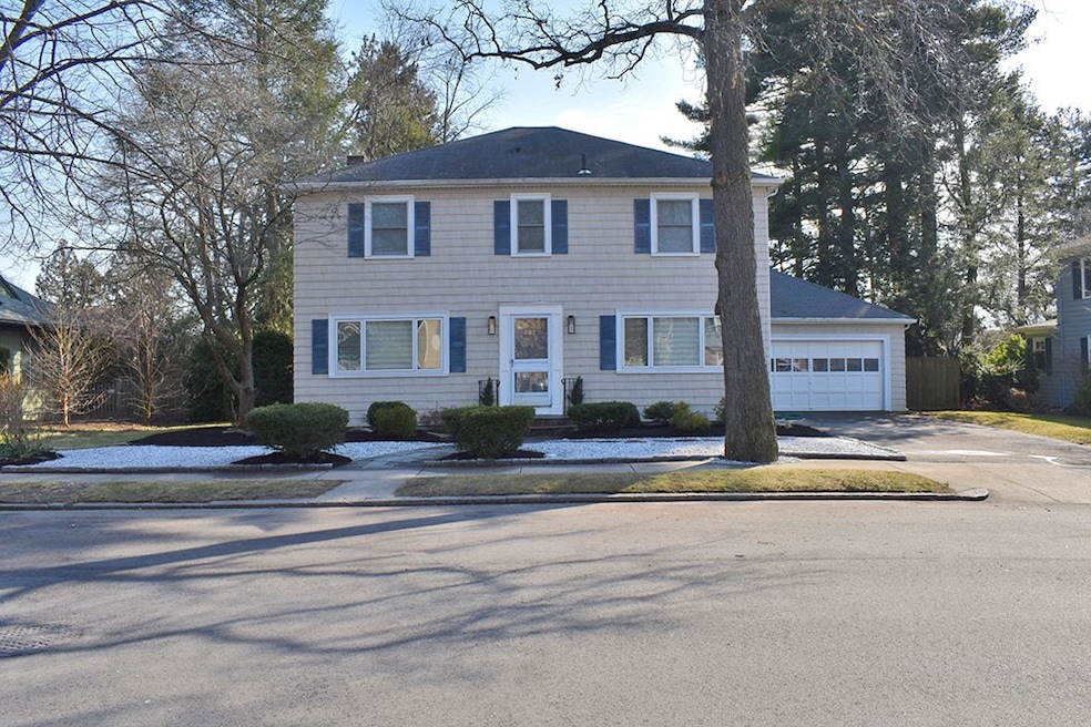 Sold $1,189,000 • Co-Listing Agent