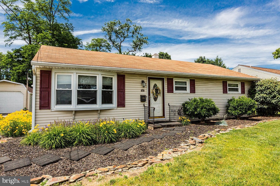 437 Maple St, Columbia, PA 17512 - photo 1