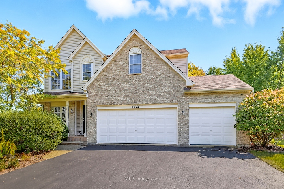 2045 Winding Lakes Dr, Plainfield, IL 60586 - photo 1