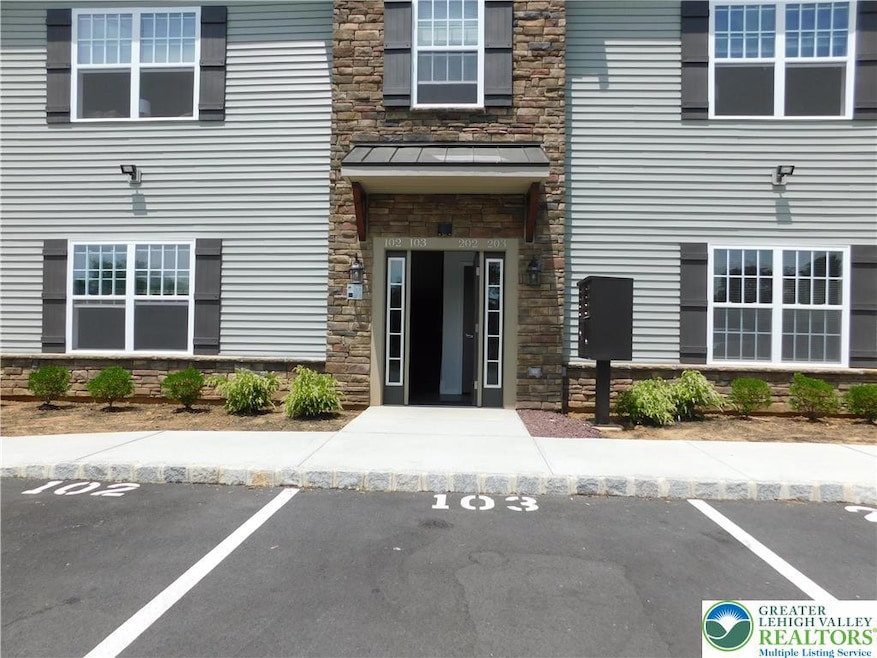 2321 Linford St unit 102, Bethlehem, PA 18017 - photo 1