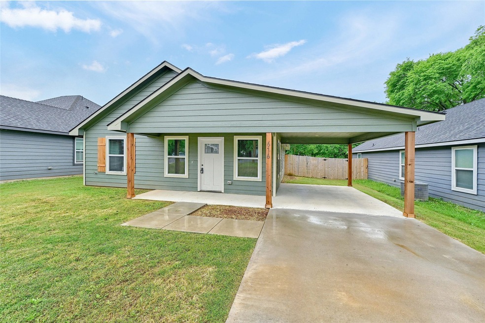 616 W Coffin St, Denison, TX 75020 - photo 1