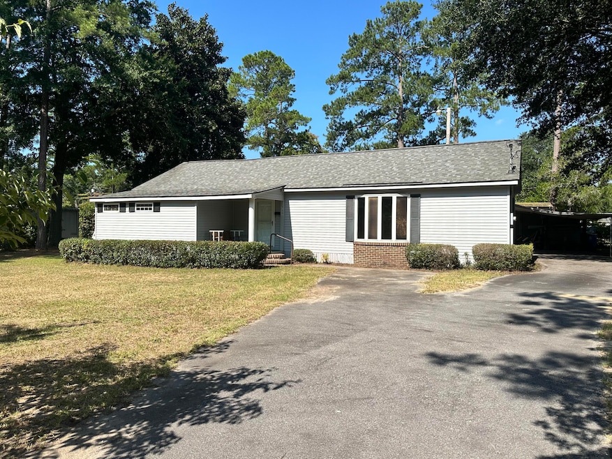 717 Fulton Ave, Kingstree, SC 29556 - photo 1