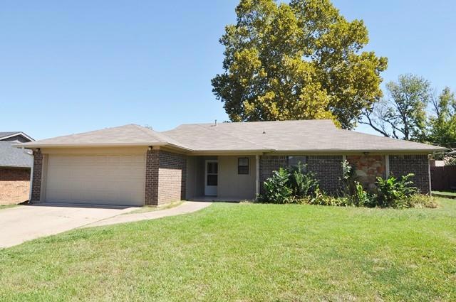 7608 Hunt Dr, North Richland Hills, TX 76182 - photo 1