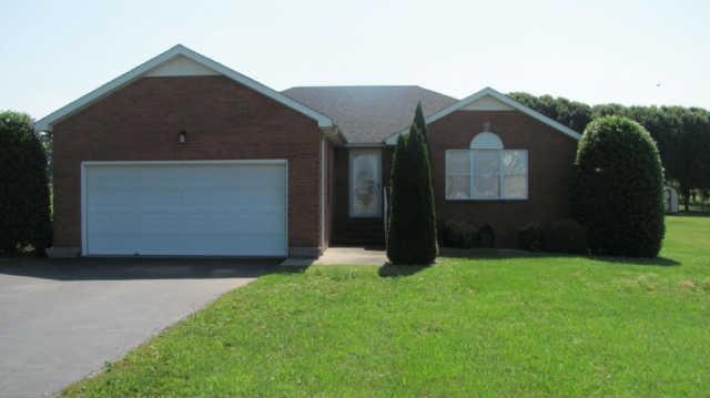 Lovely 3br/2bath home with newer roof and HVAC unit. Convenient to Nissan.