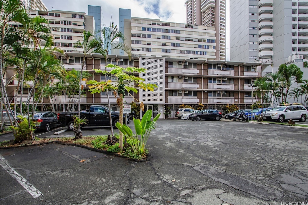 1867 Kaioo Dr unit 307, Honolulu, HI 96815 - photo 1