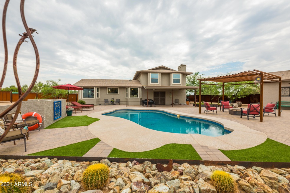 Beautiful Home w/Entertainer's Backyard
